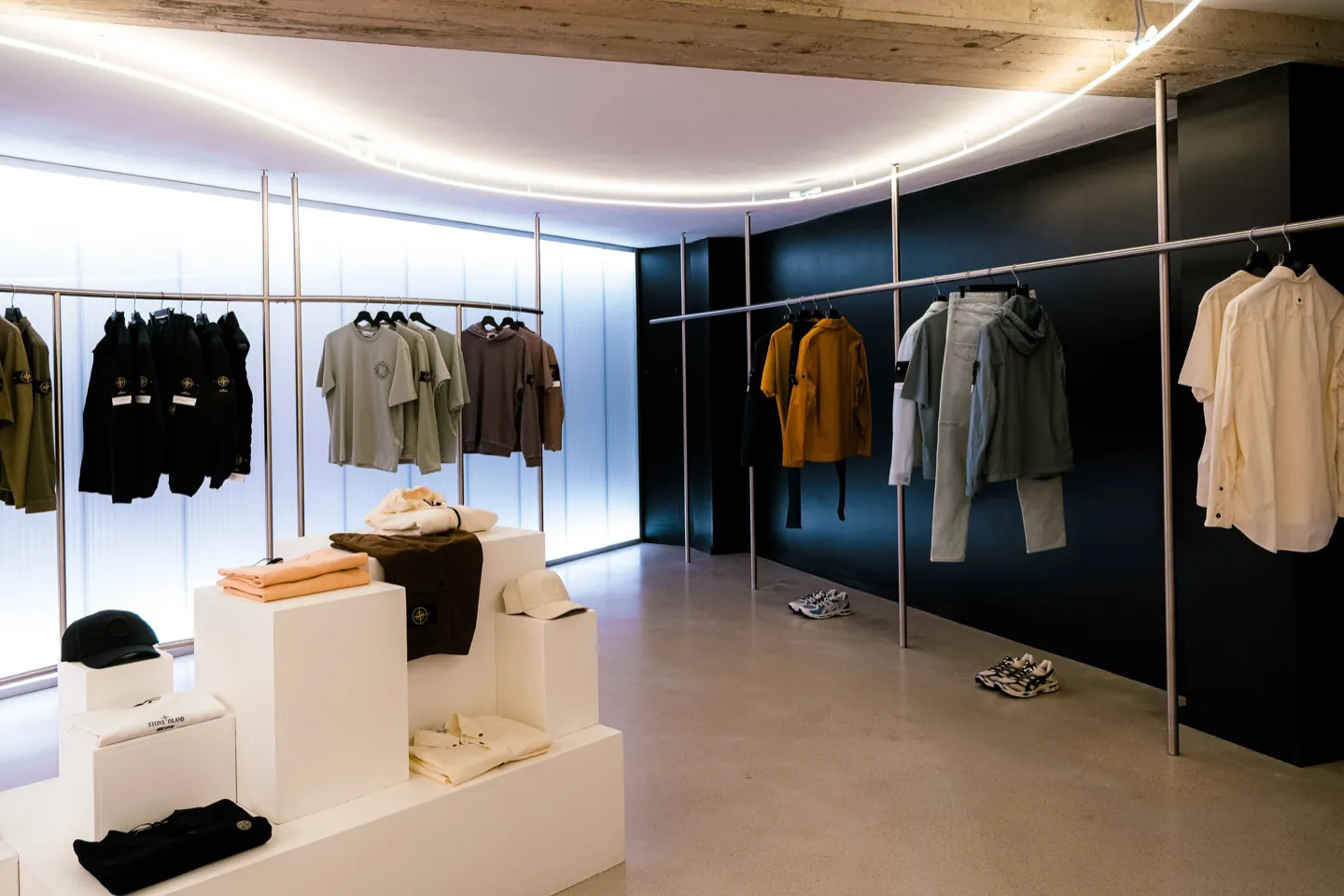 Streetwear uomo — Refresh. negozio abbigliamento Besozzo Varese